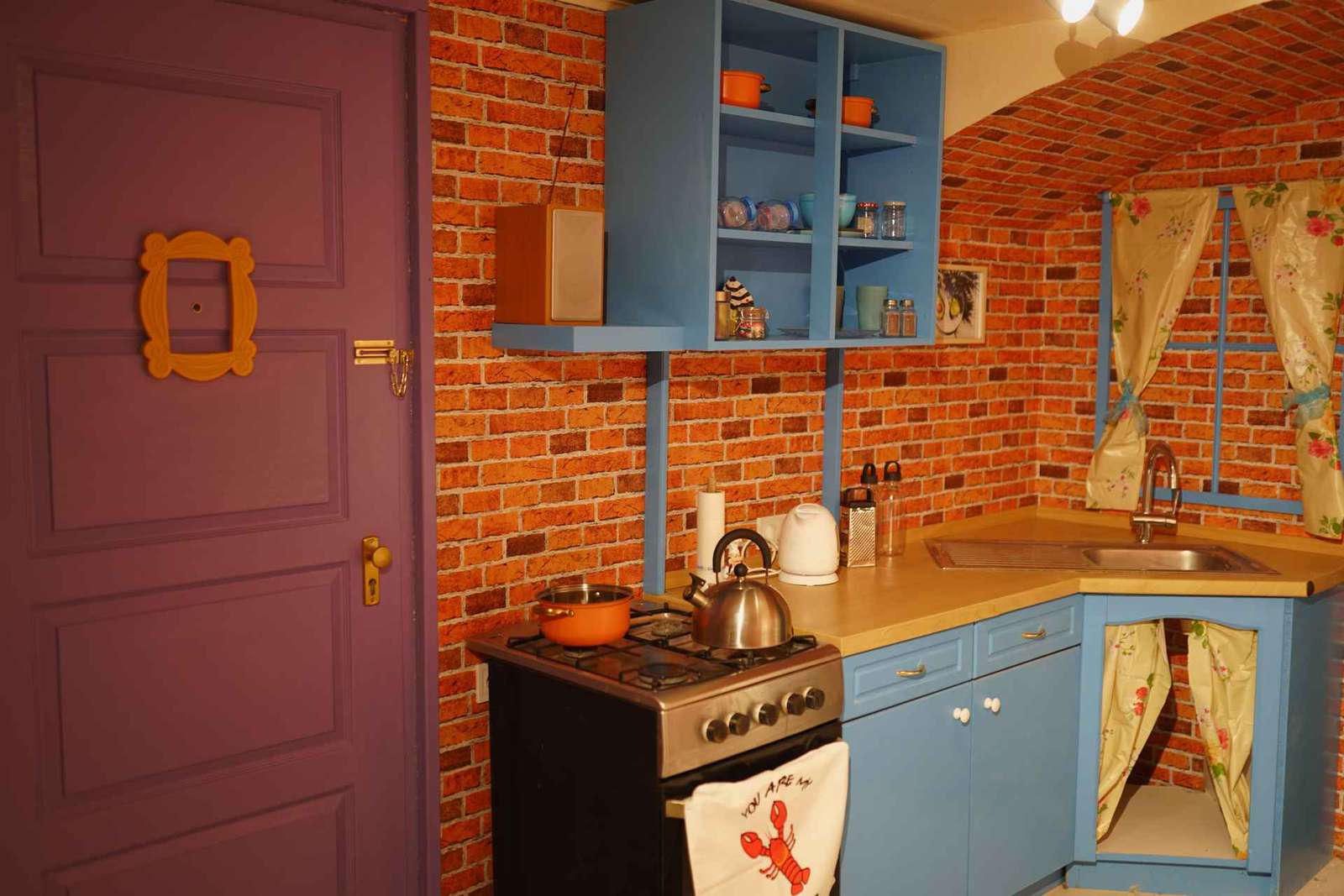 Boedapest: 90s Sitcom Escape Room Avontuur met drankjes