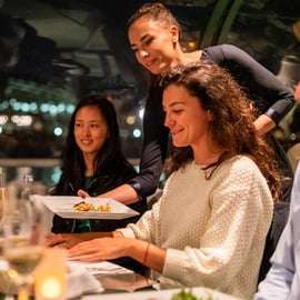 Boedapest: Riviercruise met diner bij kaarslicht en livemuziek