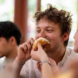 Boedapest: Culinaire tour met gids met wijn, bier en shotjes