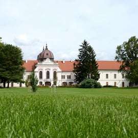 Vanuit Boedapest: Rondleiding Koninklijk Paleis Gödöllő