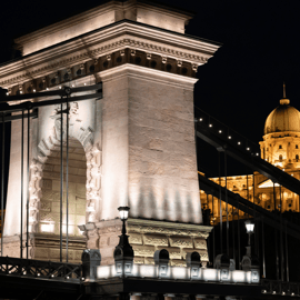 Boedapest: NYE of Feestelijke Dinner Cruise River Diva Exclusief