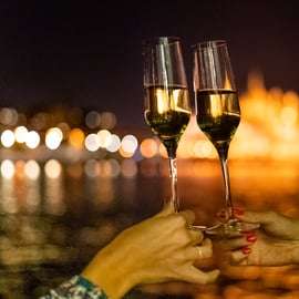 Boedapest: Riviercruise met diner bij kaarslicht en livemuziek