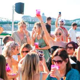 Boedapest: Sunset Sightseeing Cruise met Onbeperkte Cocktails