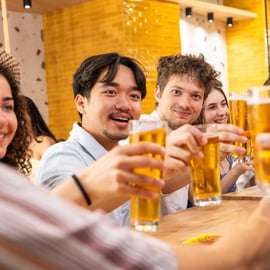 Boedapest: Culinaire tour met gids met wijn, bier en shotjes