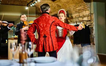 Boedapest: Hongaarse Folklore Dansvoorstelling & Concert
