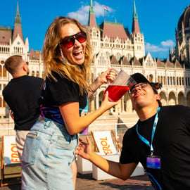 Boedapest: Sunset Sightseeing Cruise met Onbeperkte Cocktails