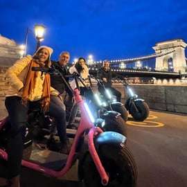 Boedapest: Avondtour op MonsteRoller e-Scooter