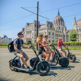 Boedapest: MonsteRoller E-Scooter Tour