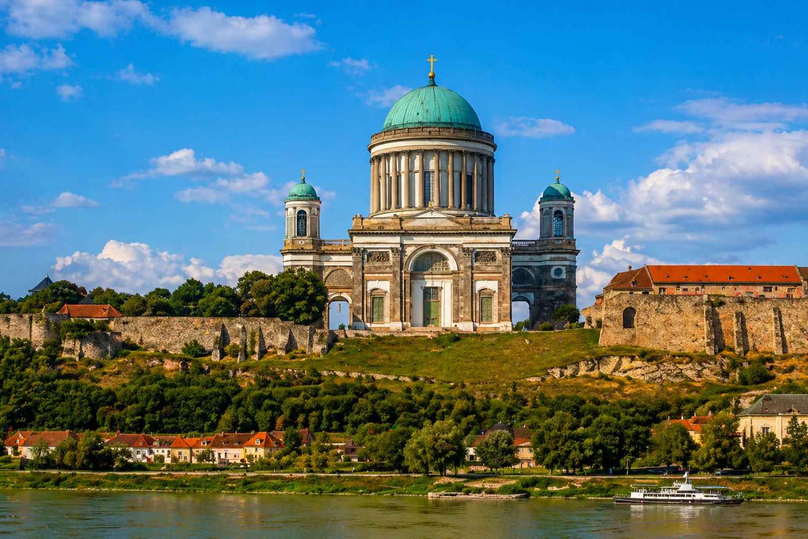 Vanuit Boedapest: dagtour naar het Balatonmeer en Tihany, inclusief Esztergom