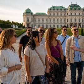 Vanuit Boedapest: Bratislava en Wenen – dagtour met gids