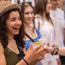 Boedapest: Culinaire tour met gids met wijn, bier en shotjes