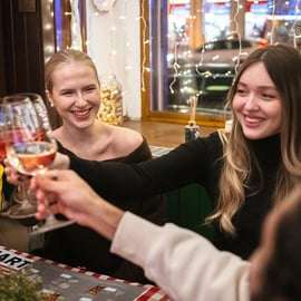 Boedapest: Culinaire tour met wijnproeverij door Foodapest 2024