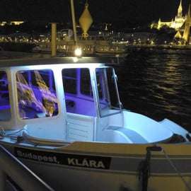 Boedapest: vrijgezellenfeestboot met bier en wijn