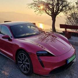 Boedapest: privéstadstour in een elektrische luxe Porsche Taycan