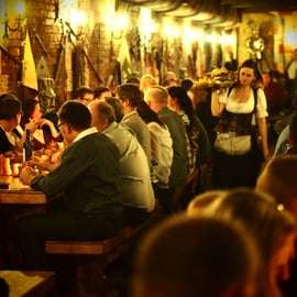 Boedapest: Middeleeuwse dinnershow met drankjes