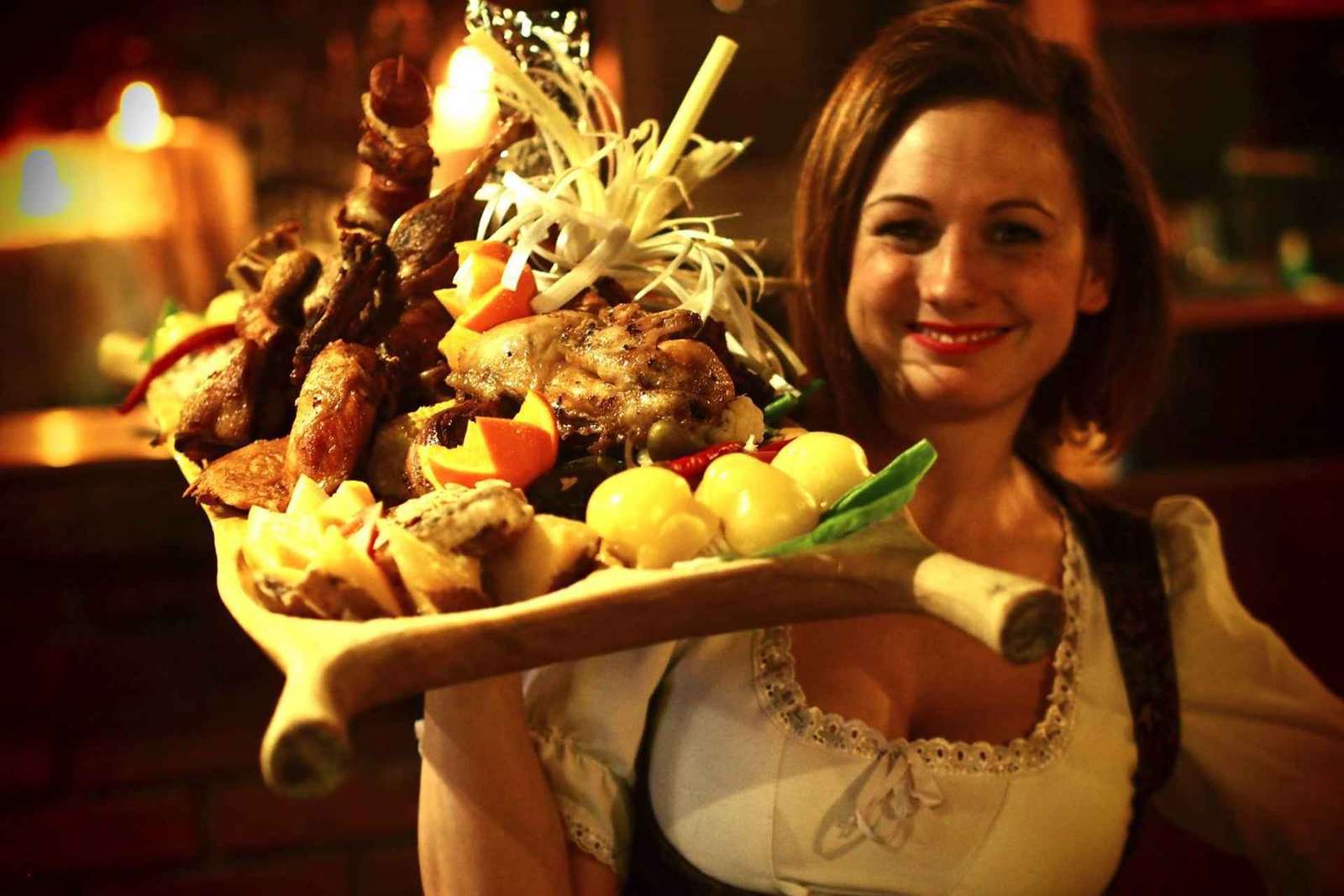 Boedapest: Middeleeuwse dinnershow met drankjes