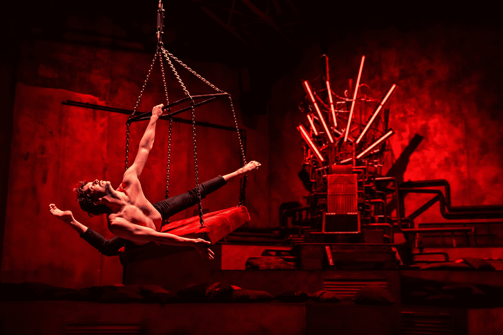 Recirquel Company: Walk My World Immersive Show toegangsbewijs