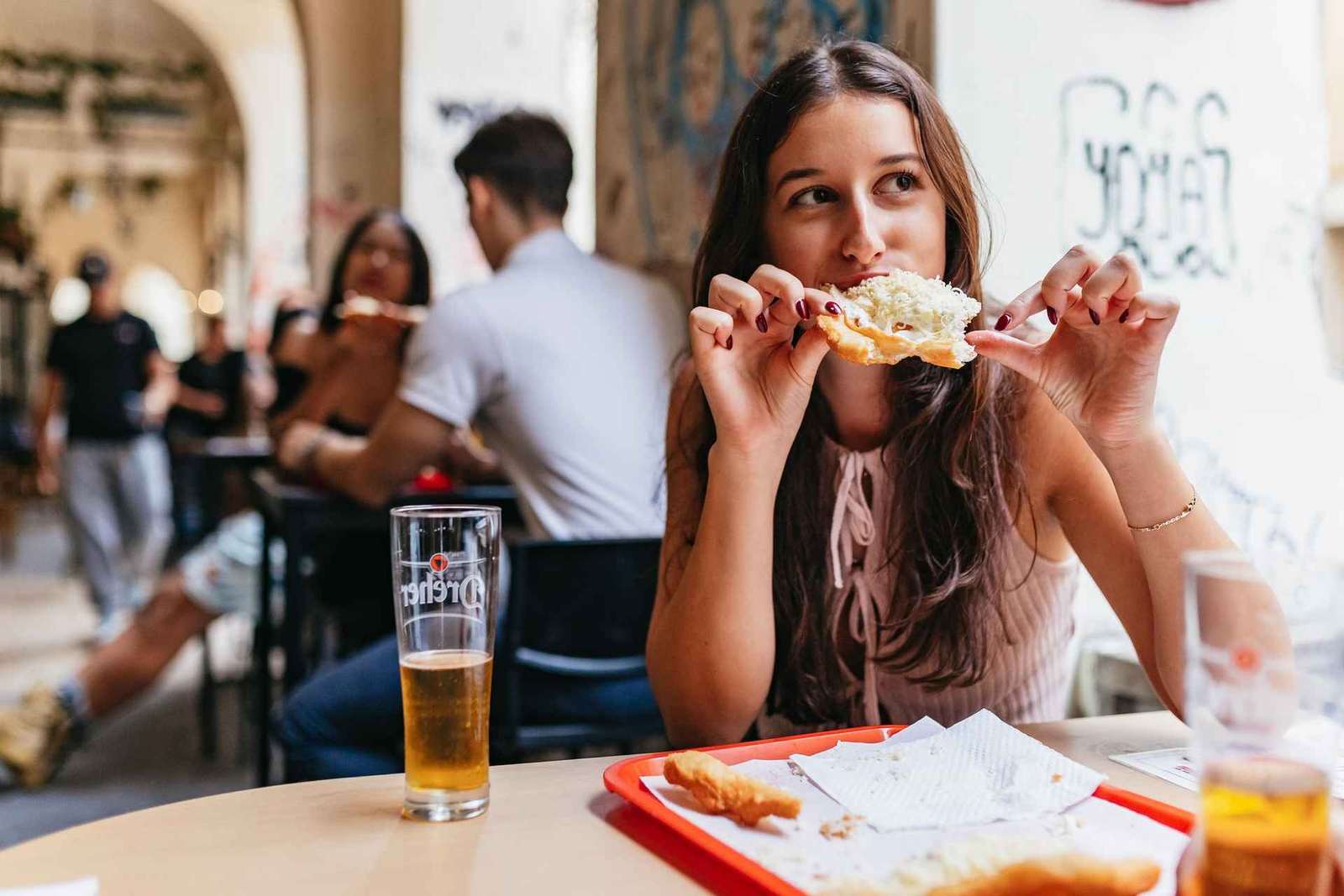 Boedapest: Foodie rondleiding met gids met eten en drinken