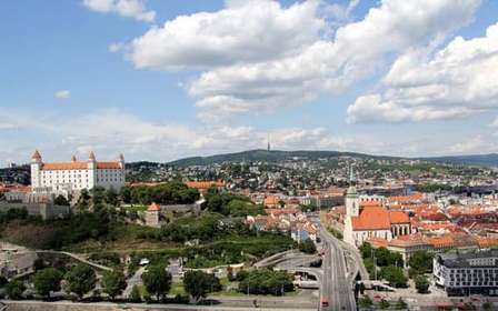 Boedapest: Transfer naar Praag via het schilderachtige Bratislava
