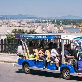 Boedapest: Officiële Buda Kasteel Elektrische Hop-On Hop-Off Bus